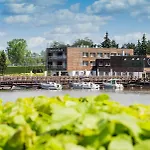 Port 110 Hotel