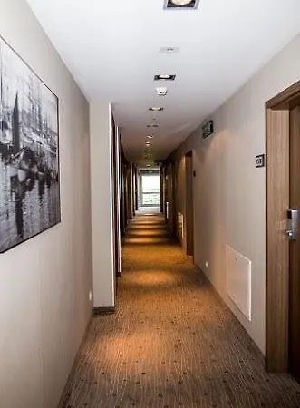 Ξενοδοχείο Port 110 3*