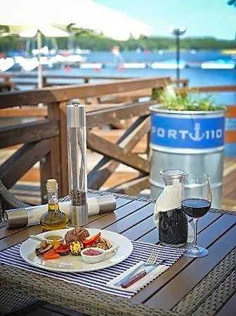 Hotel Port 110