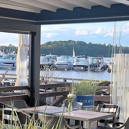 Port 110 3* Iława
